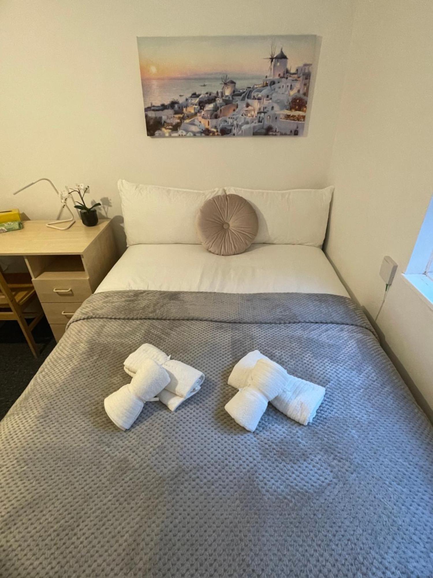 Lovely Triple And Quadruple Rooms In Euston & Square In Central ลอนดอน ภายนอก รูปภาพ