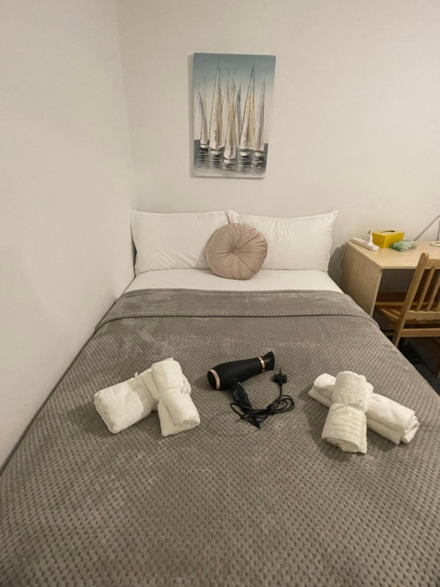 Lovely Triple And Quadruple Rooms In Euston & Square In Central ลอนดอน ภายนอก รูปภาพ
