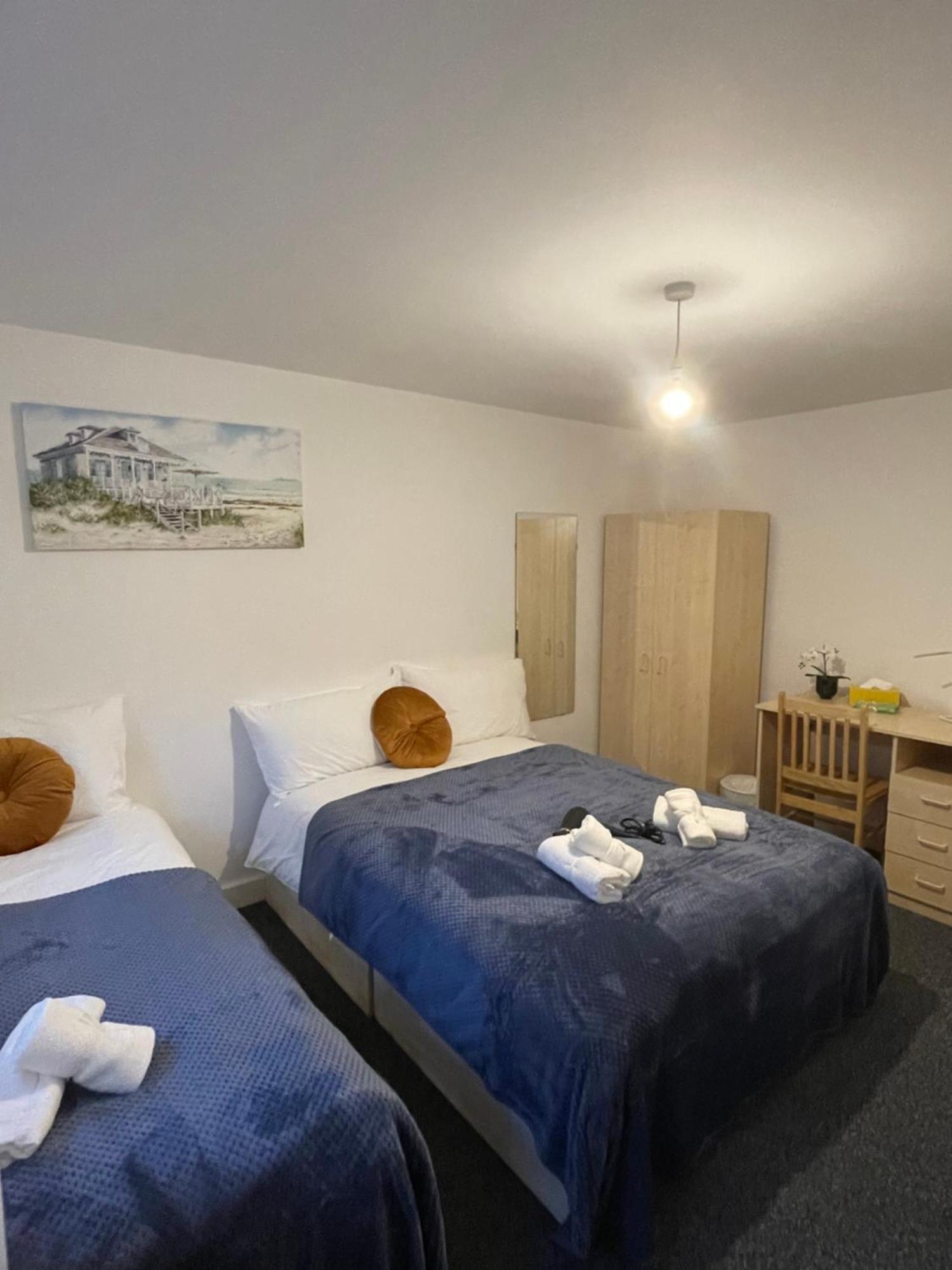 Lovely Triple And Quadruple Rooms In Euston & Square In Central ลอนดอน ภายนอก รูปภาพ