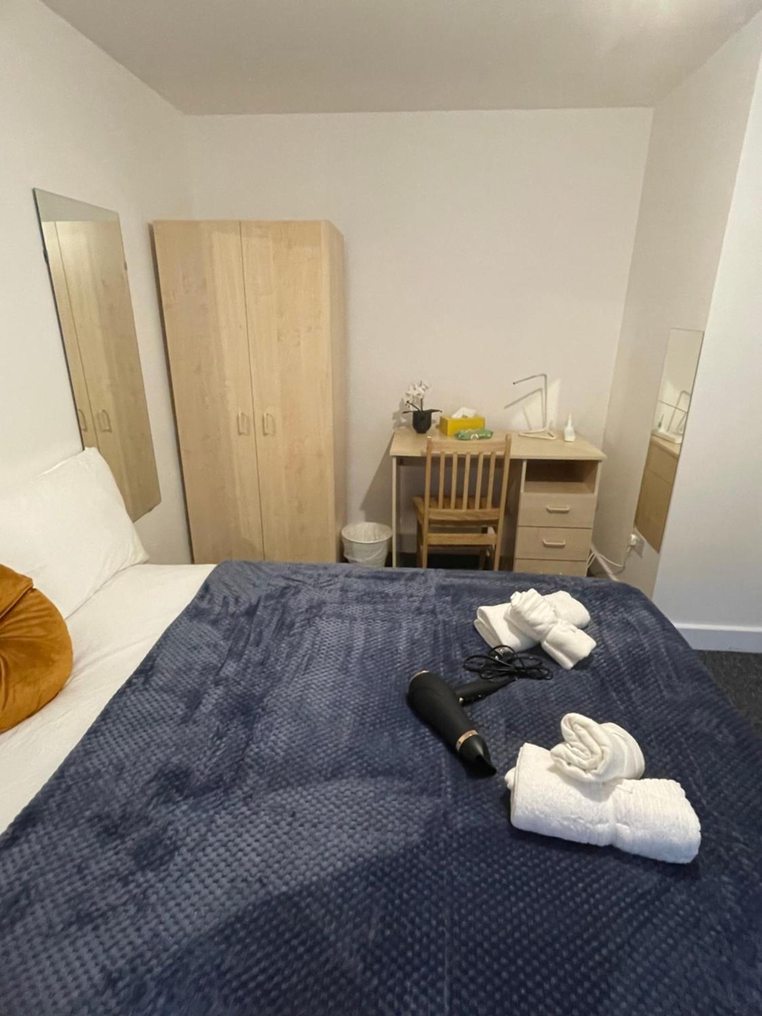 Lovely Triple And Quadruple Rooms In Euston & Square In Central ลอนดอน ภายนอก รูปภาพ