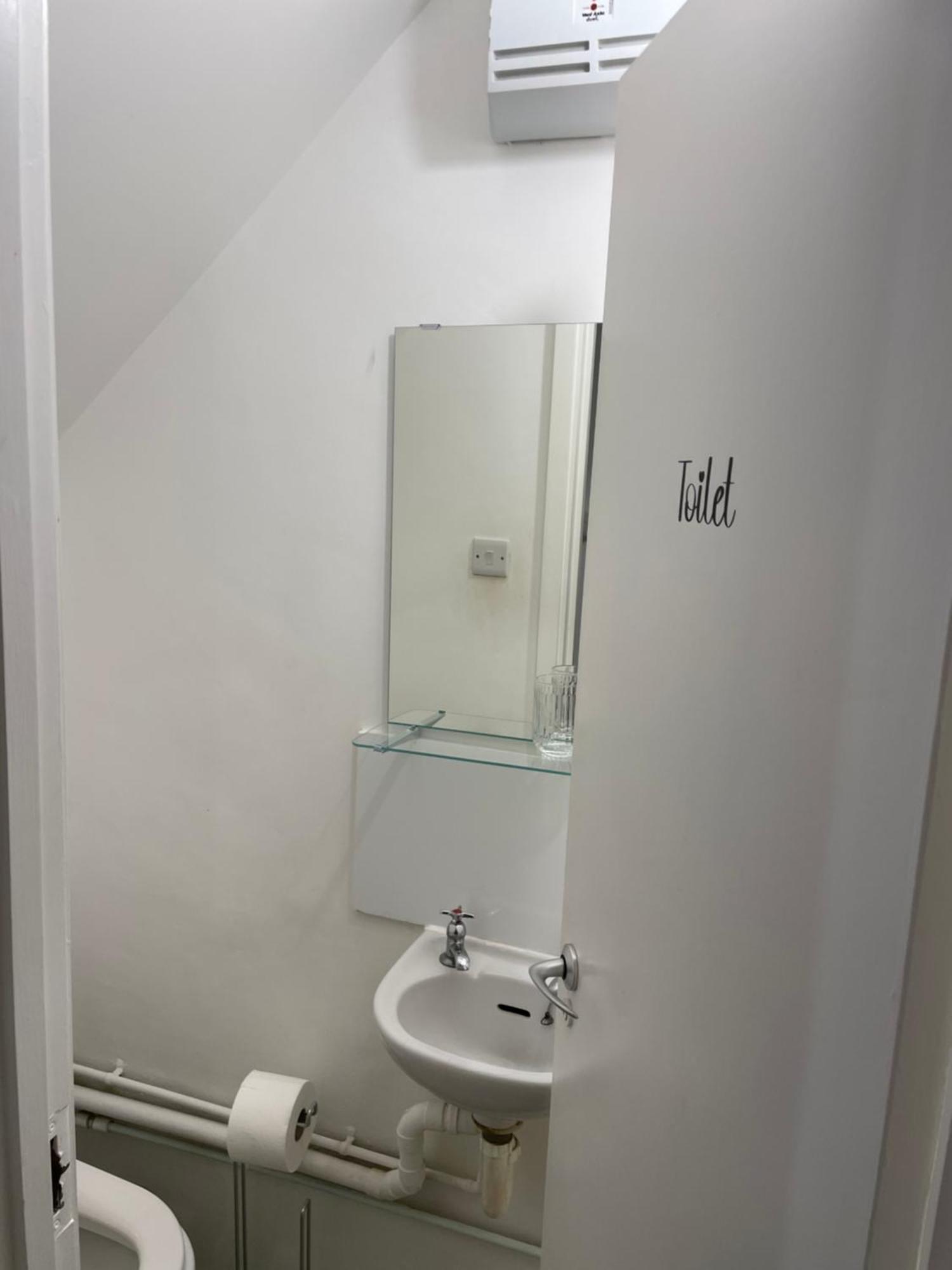 Lovely Triple And Quadruple Rooms In Euston & Square In Central ลอนดอน ภายนอก รูปภาพ