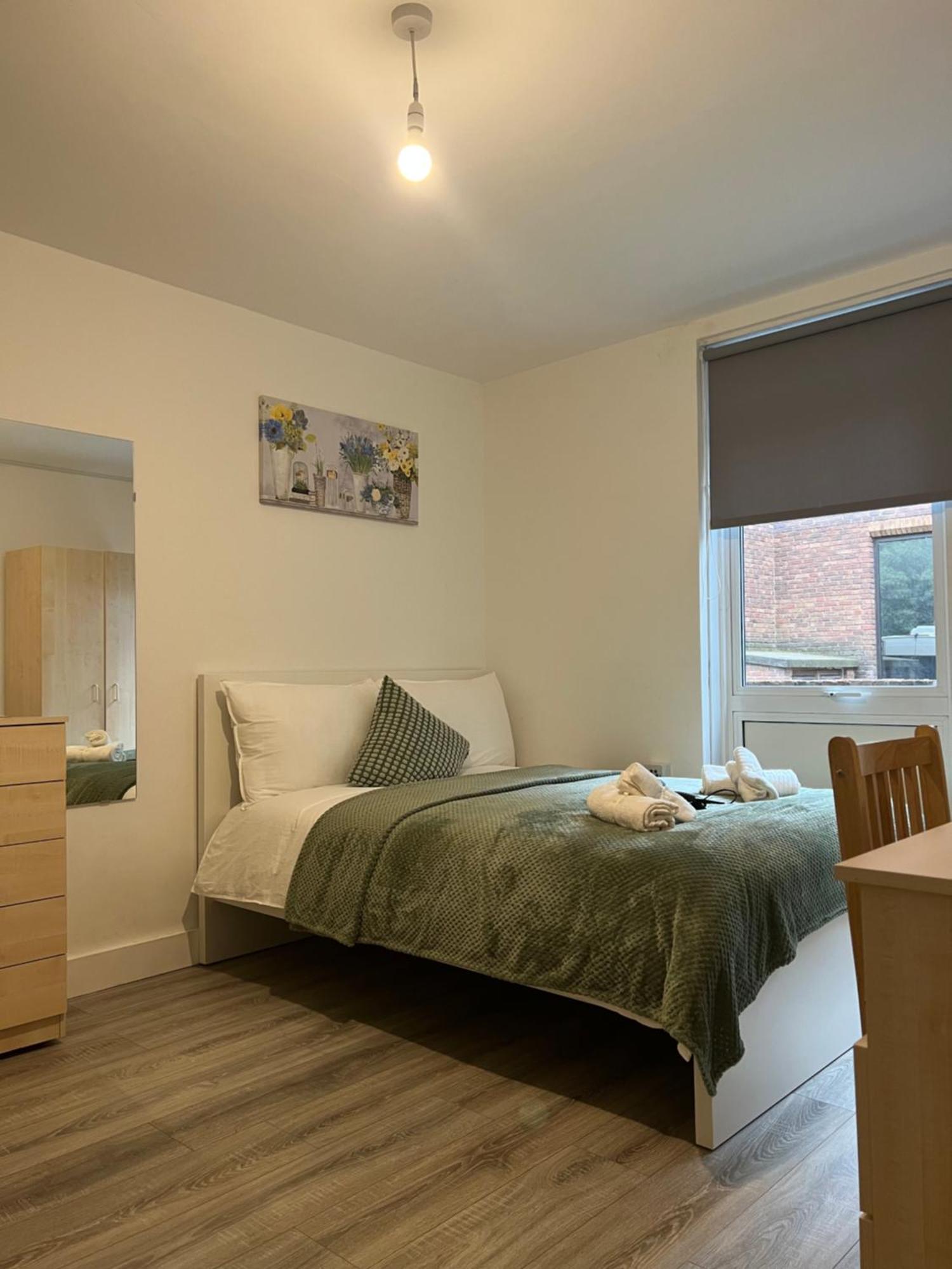 Lovely Triple And Quadruple Rooms In Euston & Square In Central ลอนดอน ภายนอก รูปภาพ