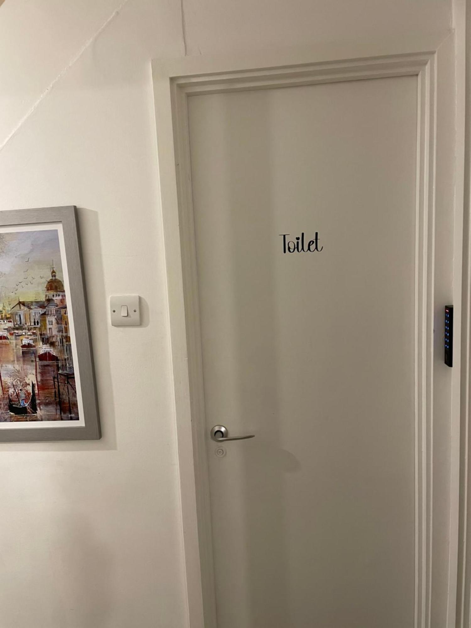 Lovely Triple And Quadruple Rooms In Euston & Square In Central ลอนดอน ภายนอก รูปภาพ